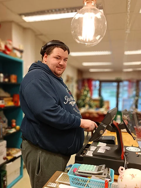 Via3 Gjenbruk kassebetjening