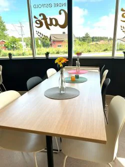 Indre Østfold Cafe bord i lokalet
